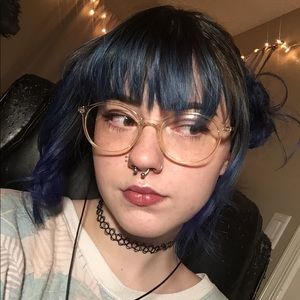 Meet your Posher, Mia